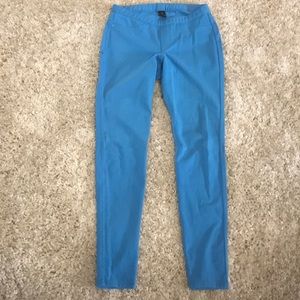 Hue size small turquoise blue skinny jeans